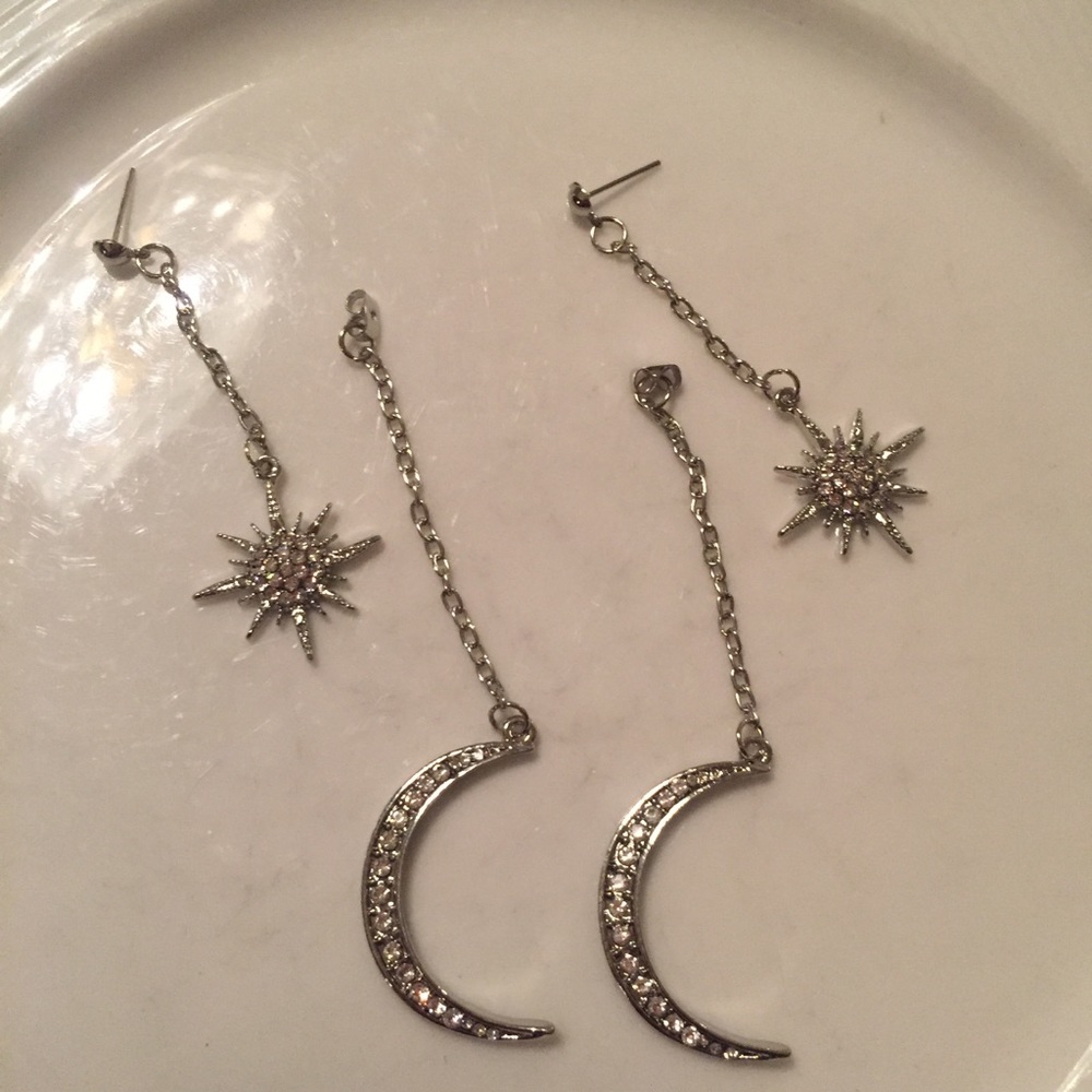 🌙 🌟 Lovely Boho crescent moon and star burst tassel earrings gold or silver - Picture 6 of 11